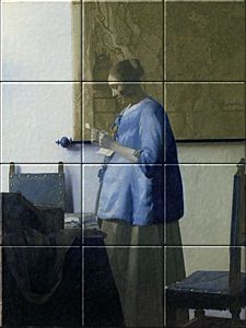 reproductie van Woman Reading a Letter op Keramische tegeltableaus door Johannes Vermeer gemaakt door Dutch Art Reproductions